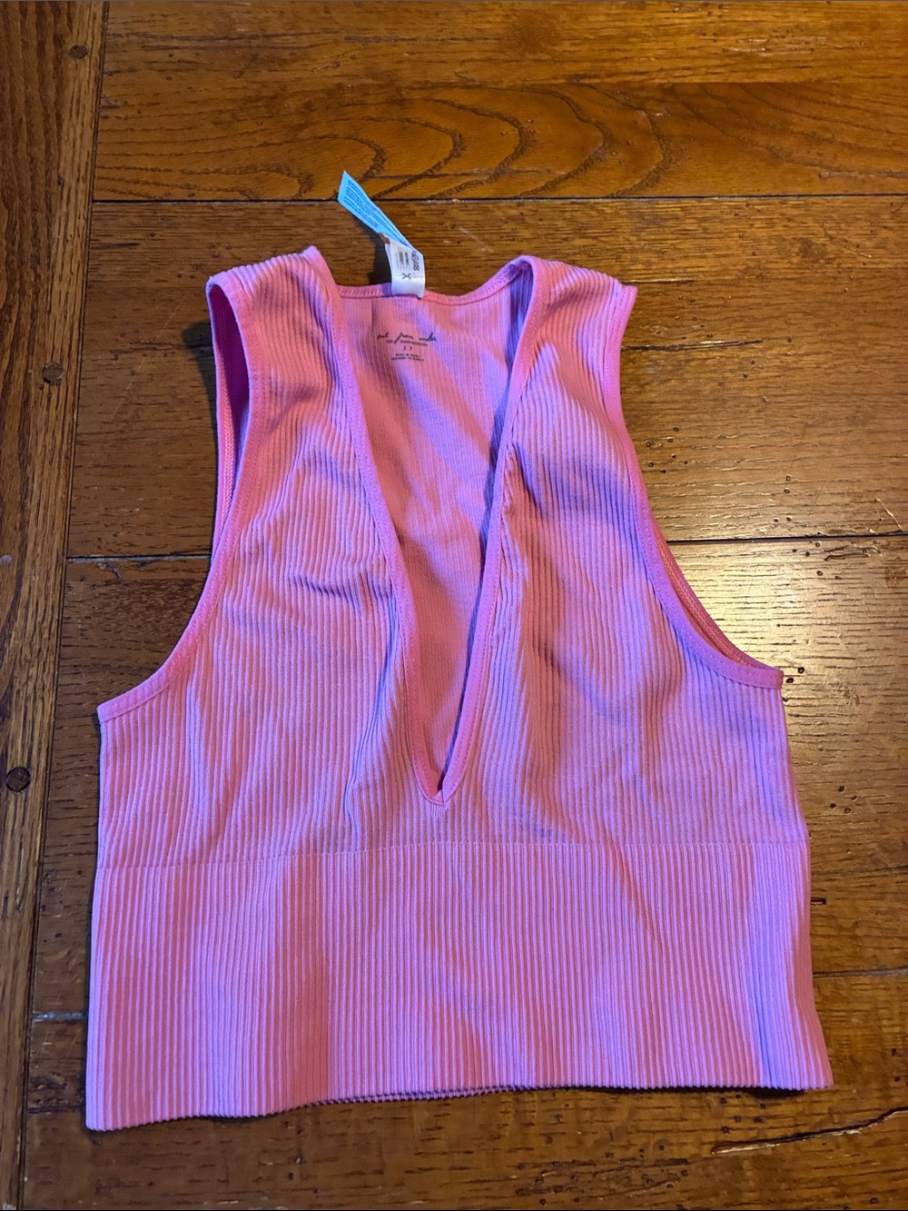 Urban Outfitters Pink Ribbed V-Neck Cropped Tank Small